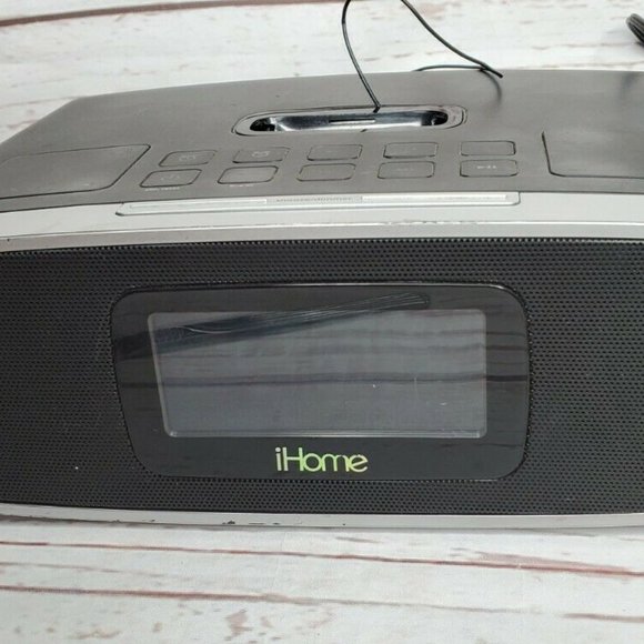 iHome Model Ip90 am/FM alarm Clock Radio - Picture 10 of 11